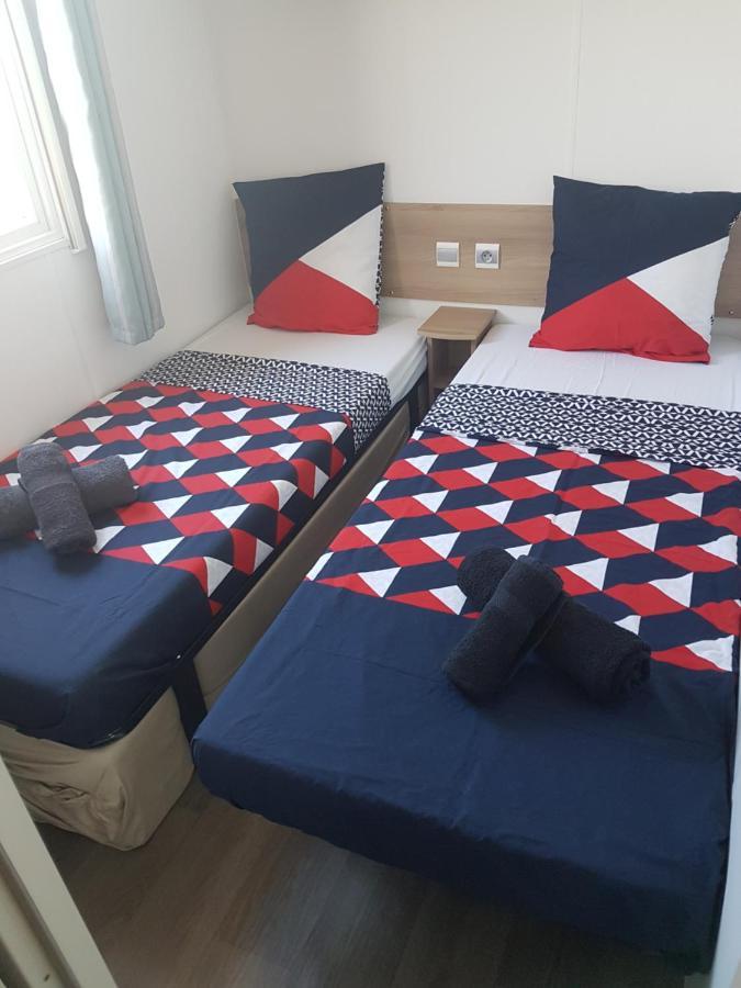 Frejus Tout Confort, Climatisation,Linge De Lit Et De Toilette, Coffre Fort, Ventilations Au Plafond Chambres Et Wifi Possible Eksteriør bilde