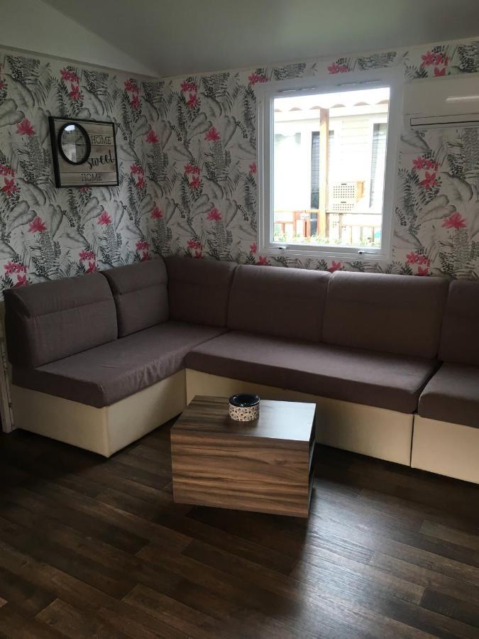 Frejus Tout Confort, Climatisation,Linge De Lit Et De Toilette, Coffre Fort, Ventilations Au Plafond Chambres Et Wifi Possible Eksteriør bilde