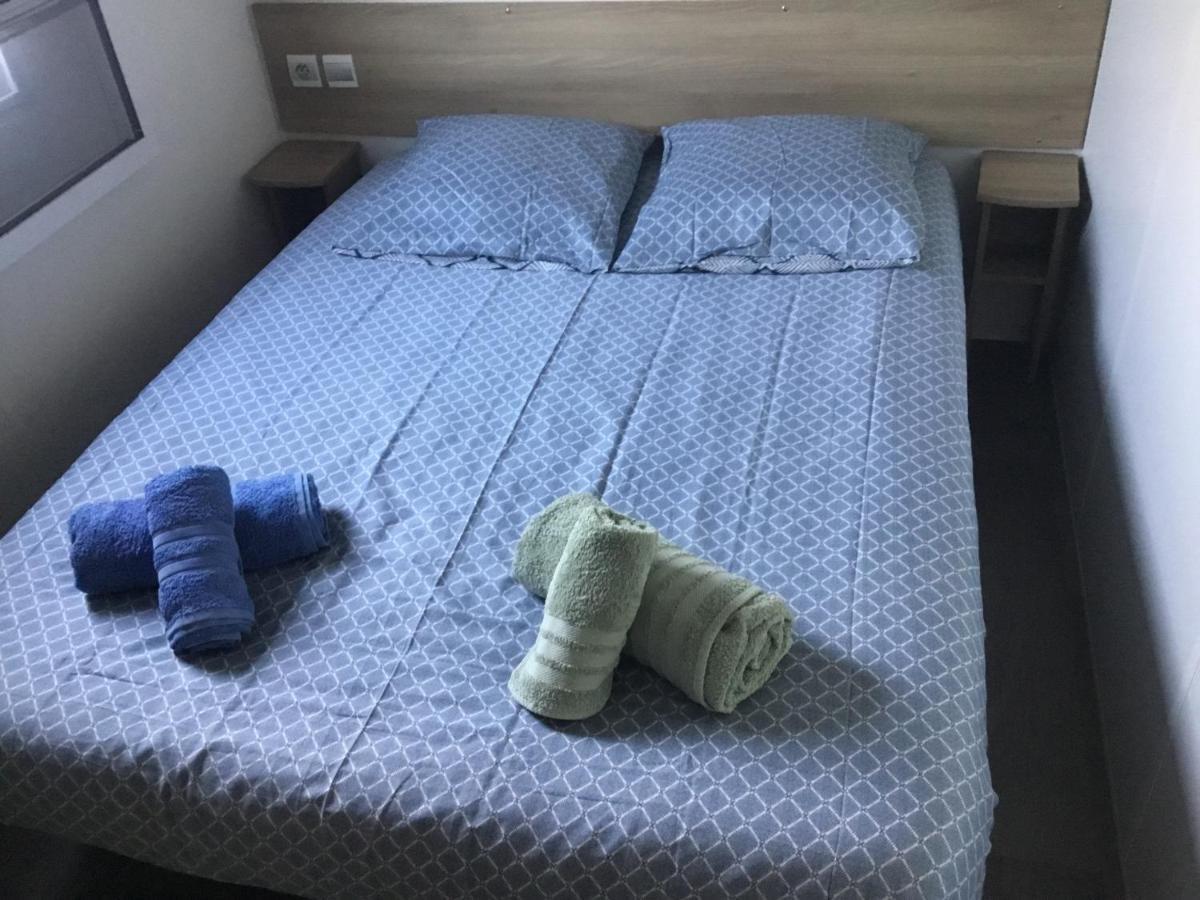 Frejus Tout Confort, Climatisation,Linge De Lit Et De Toilette, Coffre Fort, Ventilations Au Plafond Chambres Et Wifi Possible Eksteriør bilde